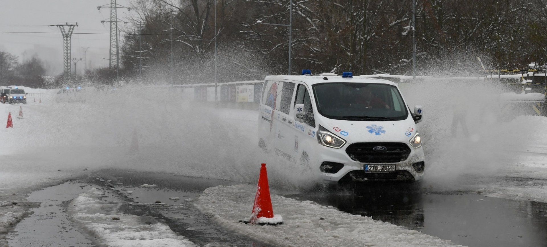 Řidiči sanitek krnovské nemocnice absolvovali speciální kurz