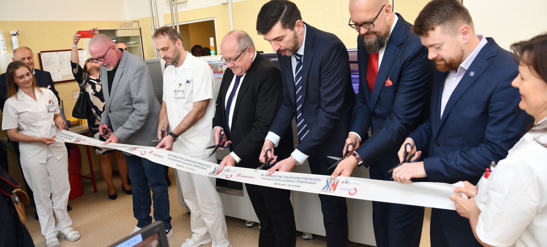 Krnovská nemocnice má v provozu unikátní systém na přepravu laboratorních vzorků TEMPUS600