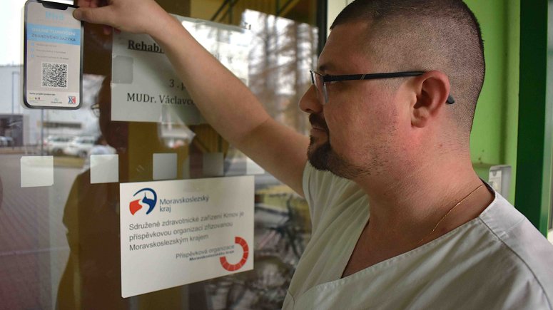 tlumočení do znakového jazyka